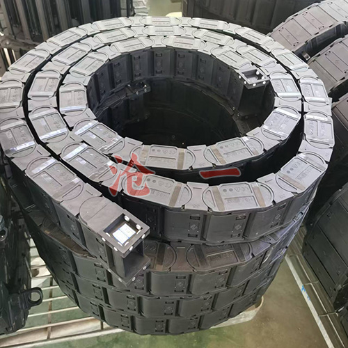 尼龍和塑料拖鏈