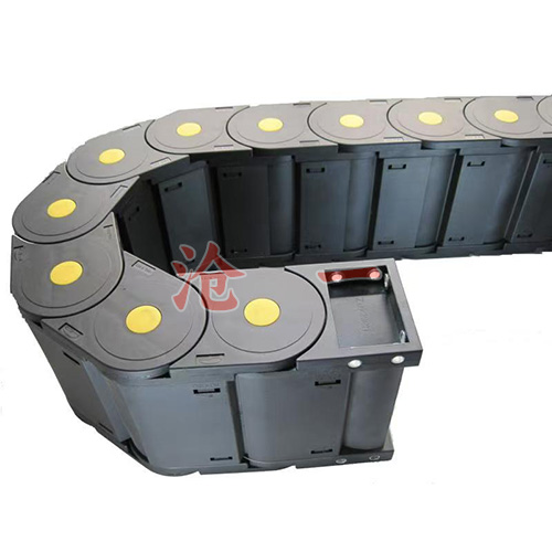 尼龍和塑料拖鏈